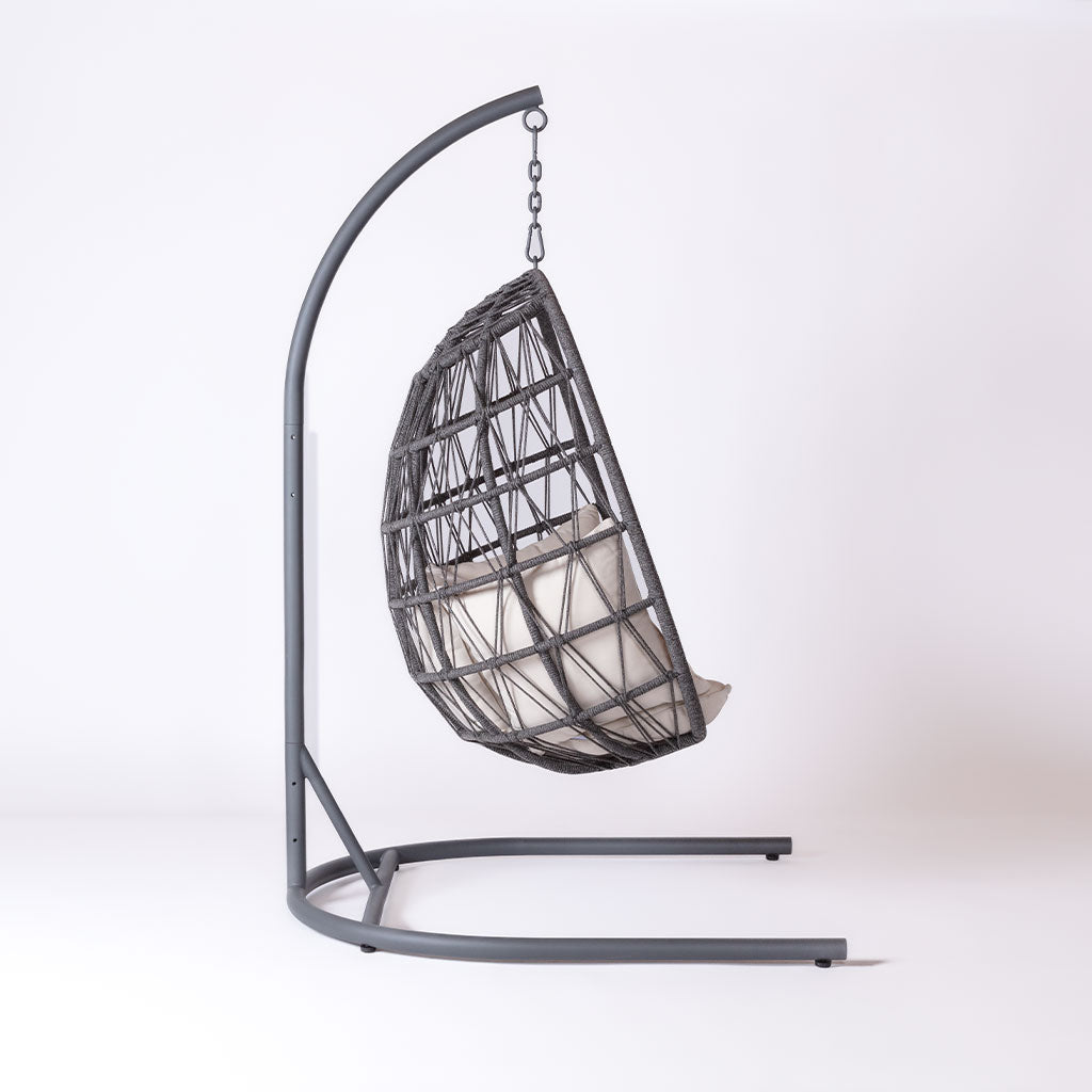 Saranac Egg Chair || Black/White