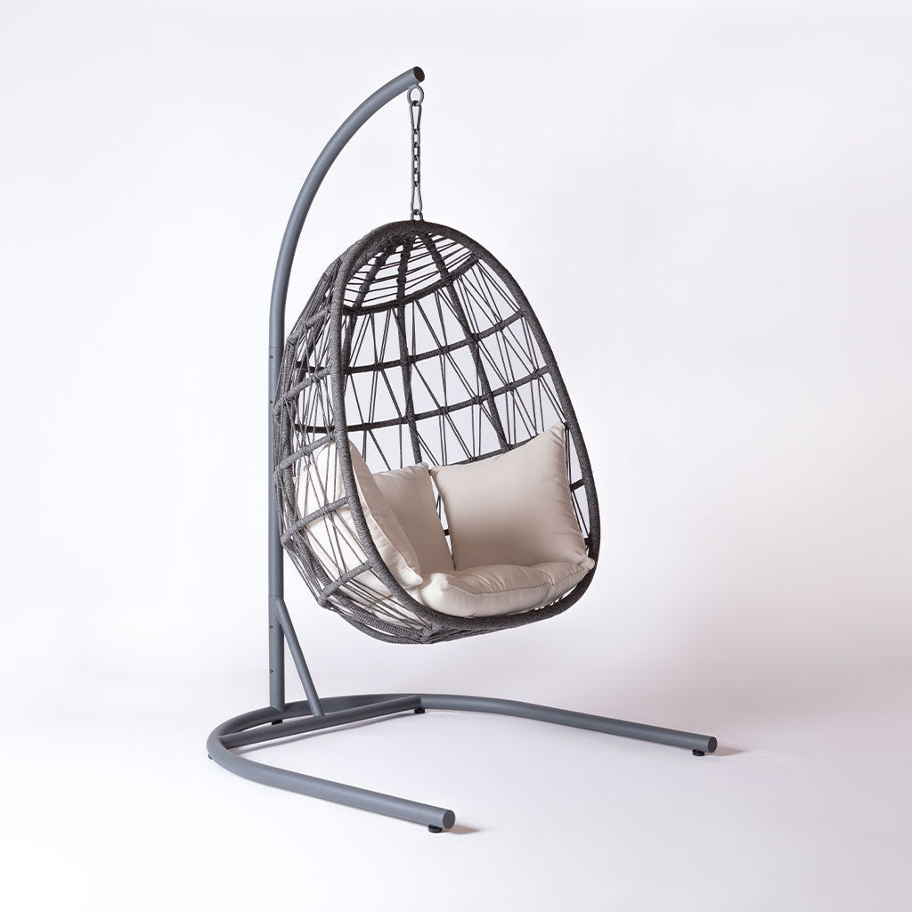 Saranac Egg Chair || Black/White