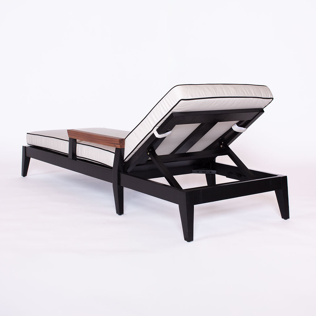 MCM Sun Lounger || Black/Canvas
