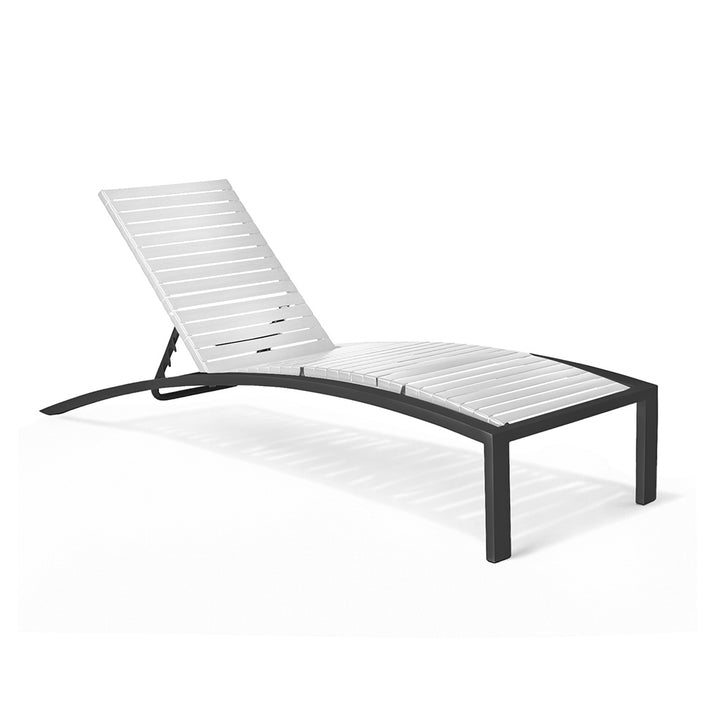Curv Vinyl Chaise Lounge