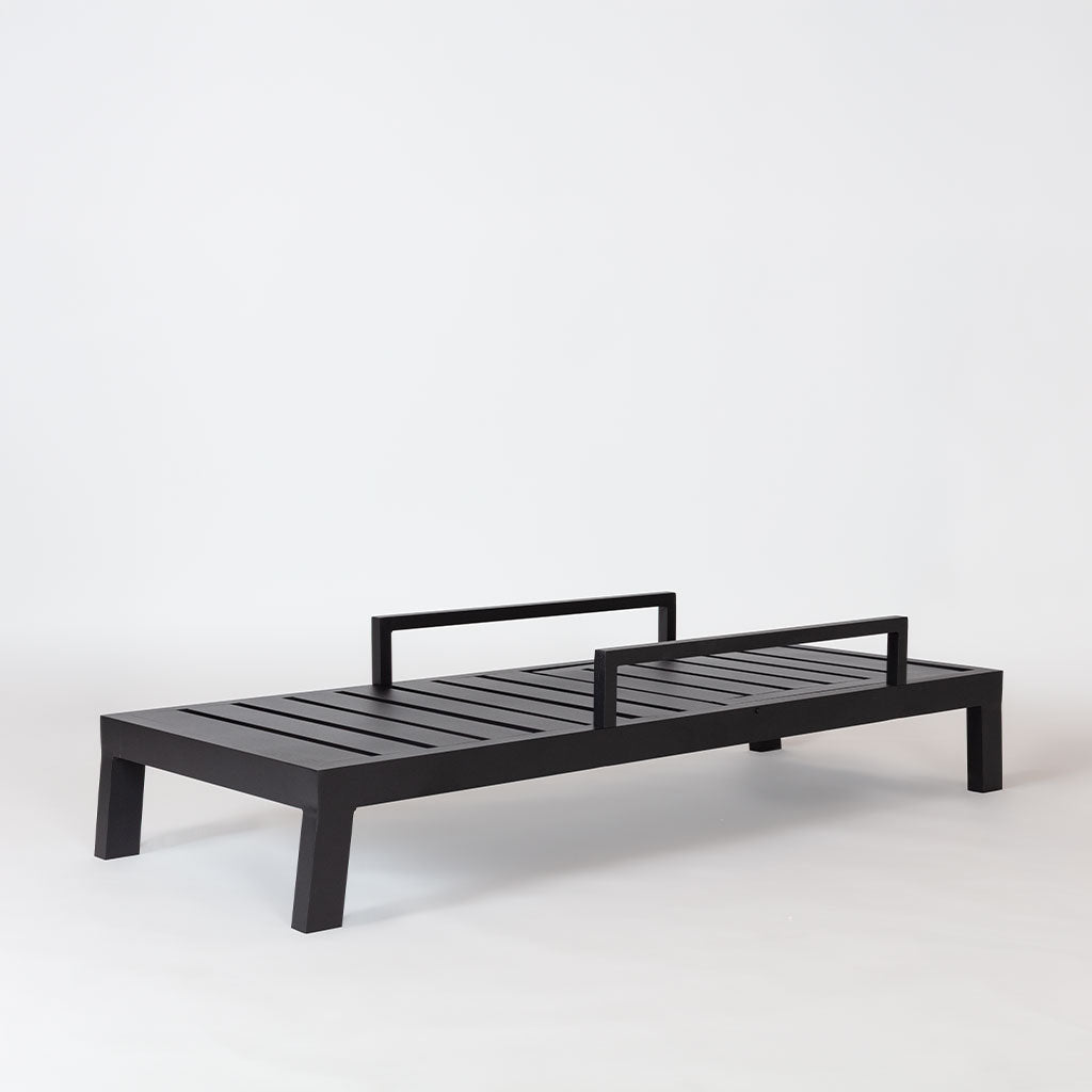 Essential Customizable Lounge