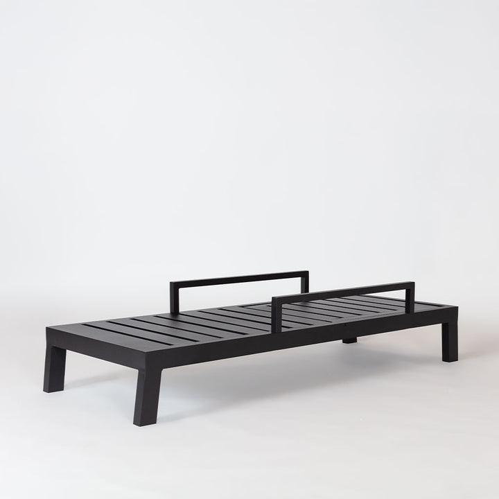 Essential Customizable Lounge