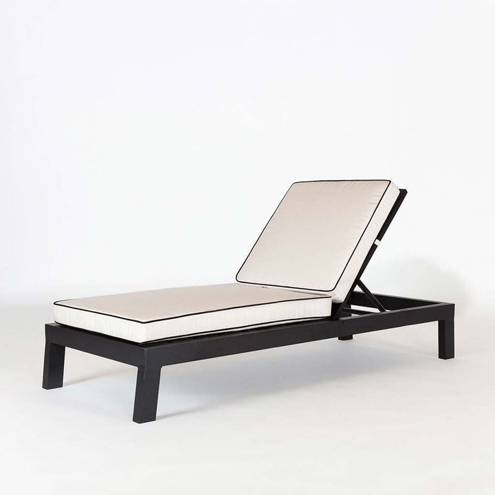 Essential Armless Customizable Lounge