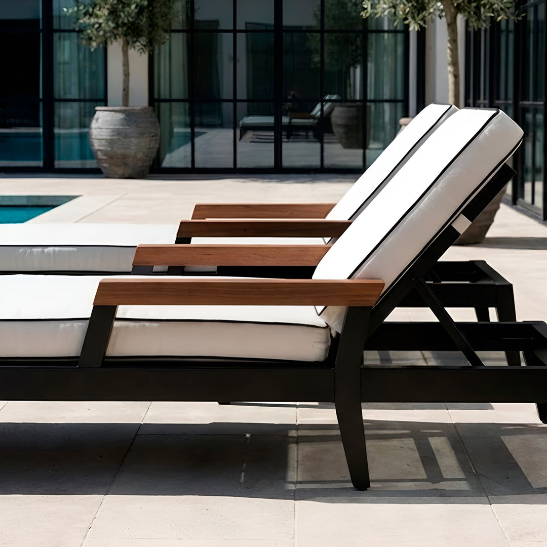 MCM Sun Lounger || Black/Canvas
