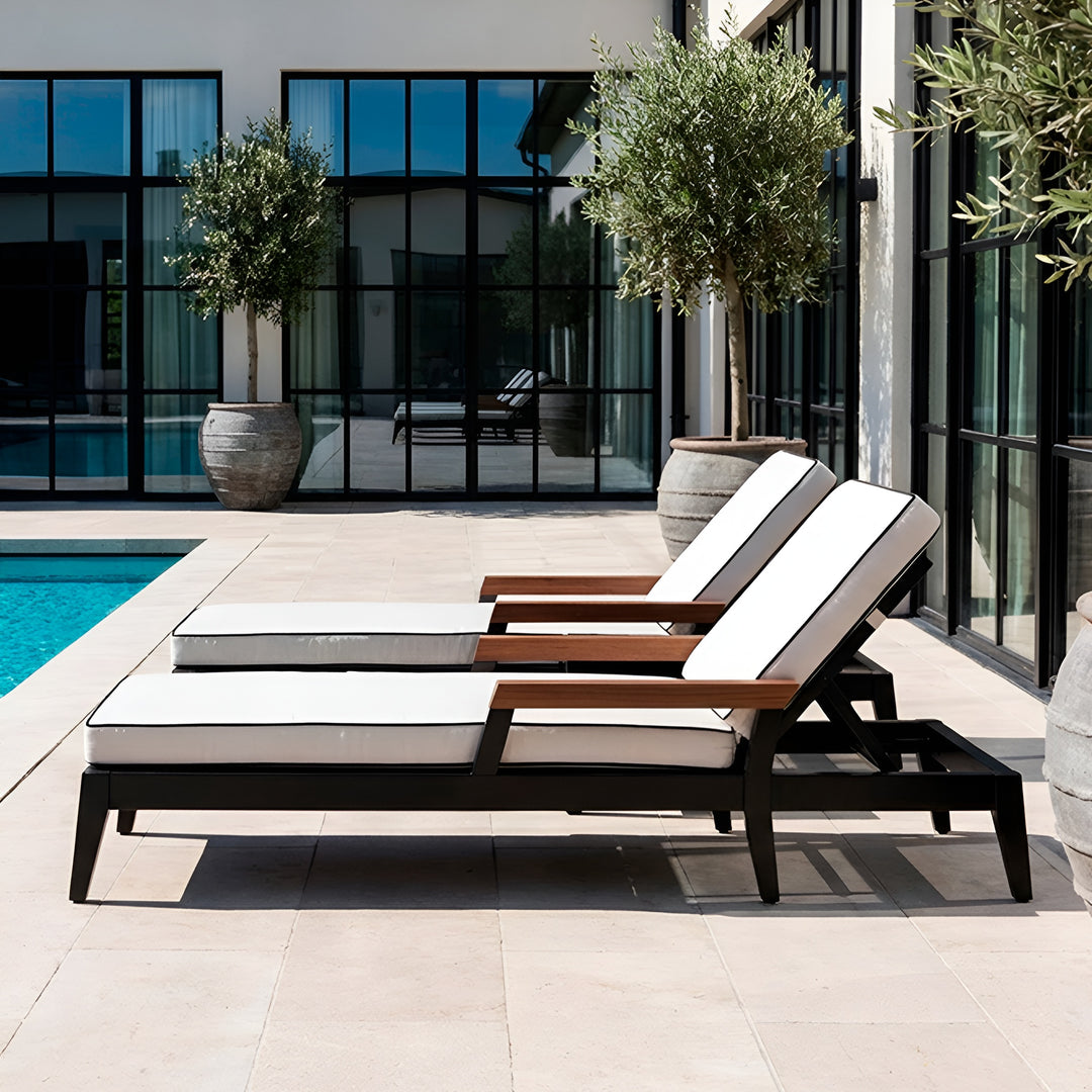 MCM Sun Lounger || Black/Canvas