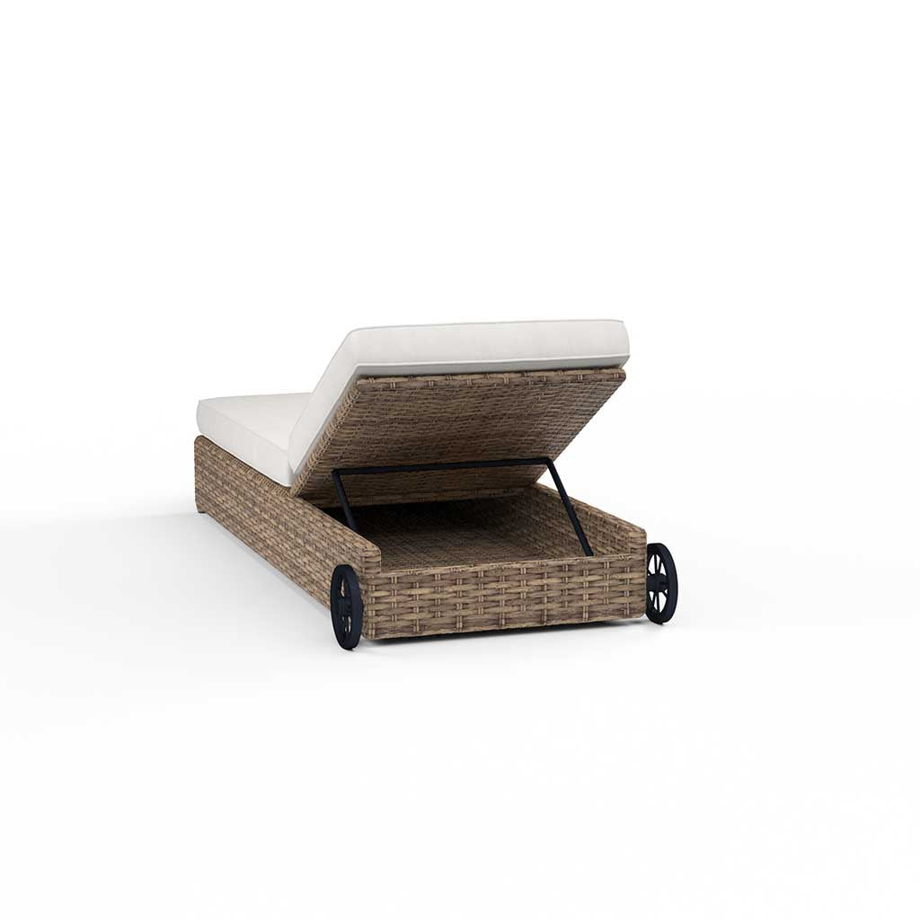 Amelia Chaise Lounge || Aged Tobacco